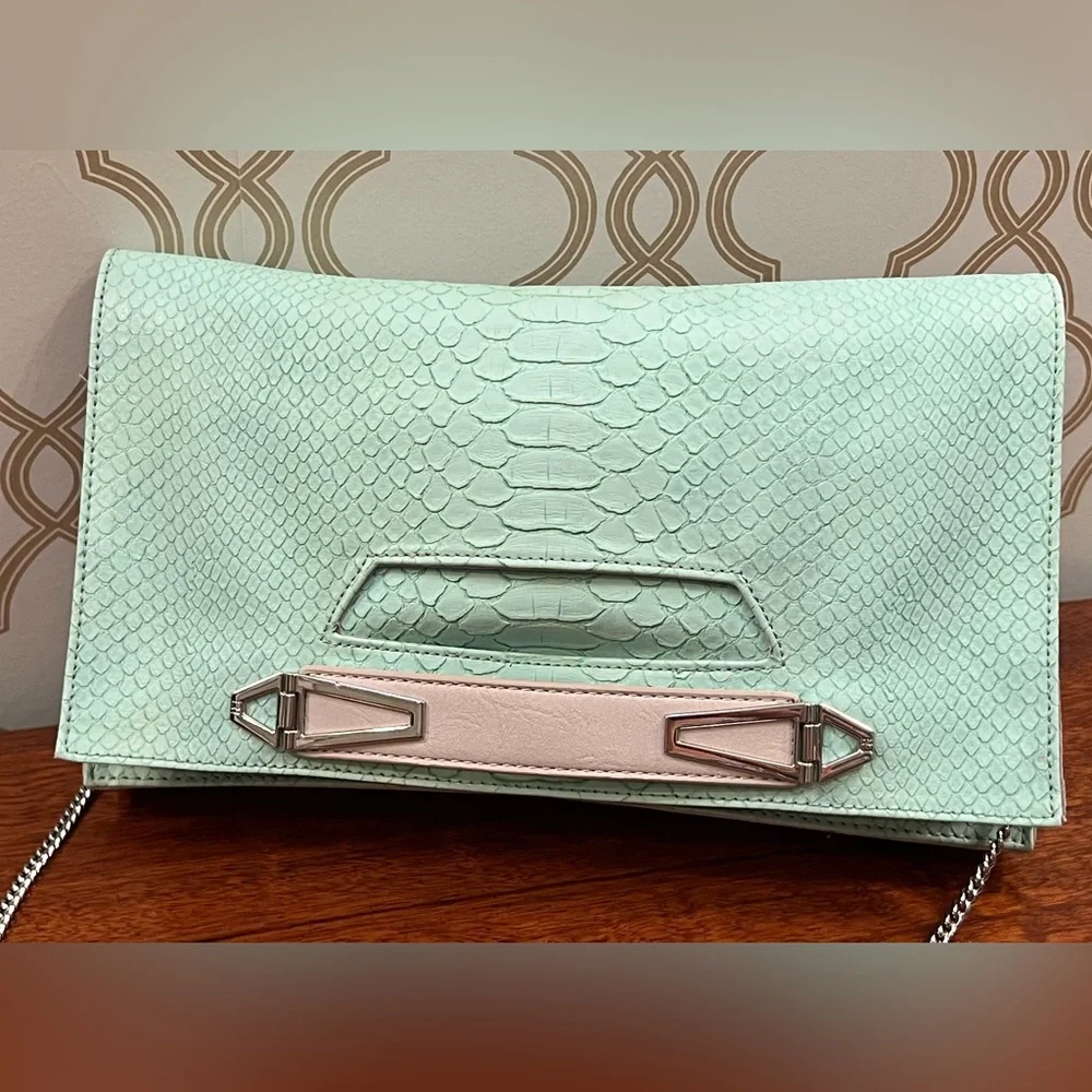 DANIELLE NICOLE Willa Light Green Faux Leather Croc Embossed Clutch/Shoulder Bag